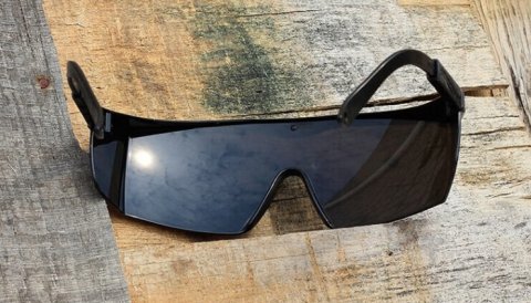 自動(dòng)激光焊接機(jī)在焊接過程中對(duì)人體有什么危害？